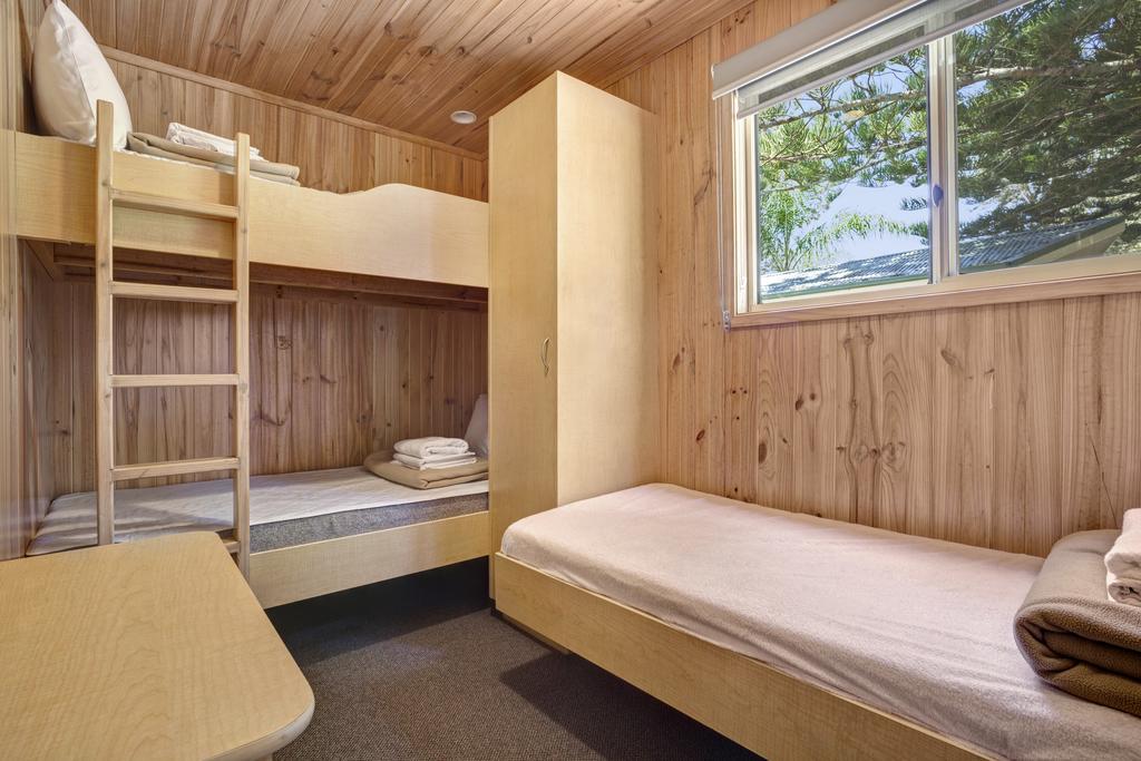 Seven Mile Beach Holiday Park Gerroa Room photo